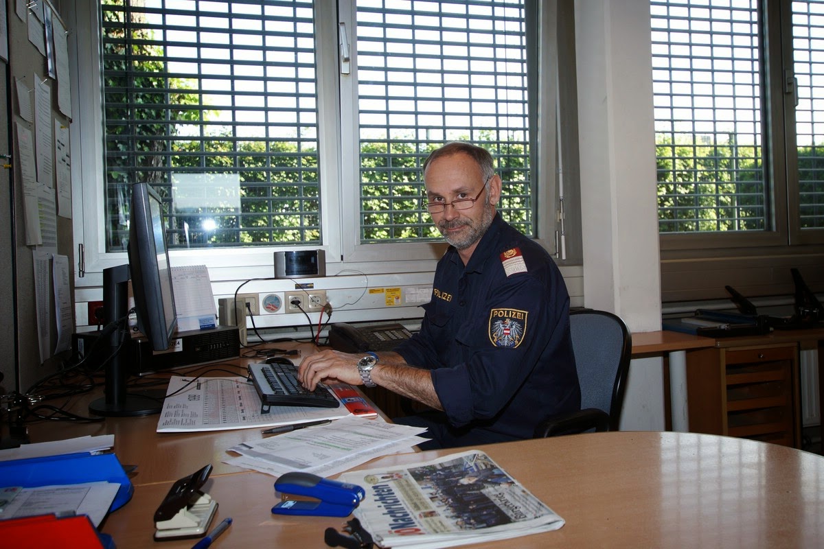 O Fotomagazin / AAB Leonding zu Besuch bei der Polizeiinspektion Leonding - 2014